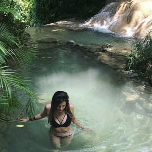 Meet your Posher, Jenny